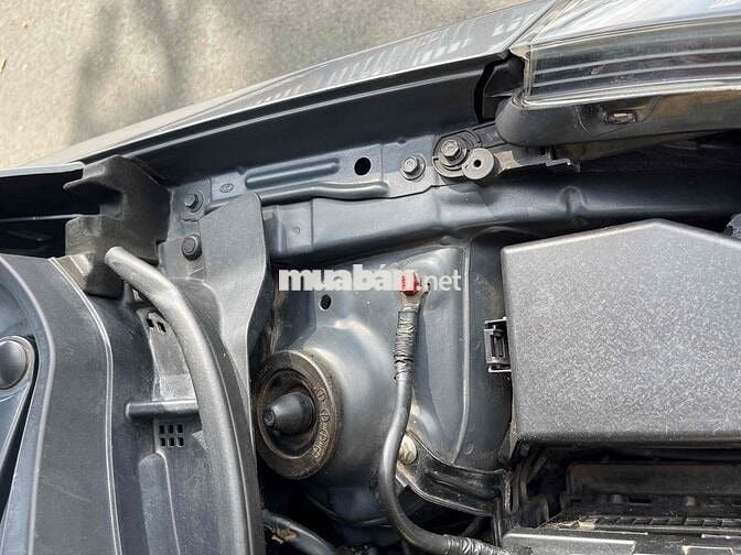 Hyundai Accent 2011 1.4 AT - 100000 km