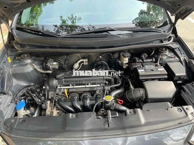Hyundai Accent 2011 1.4 AT - 100000 km