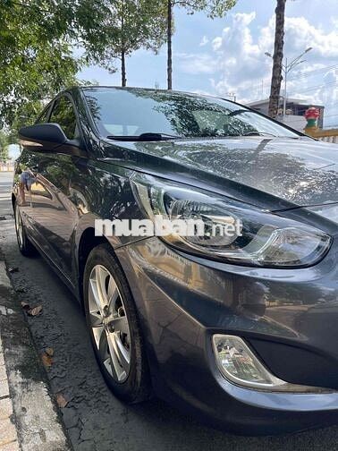 Hyundai Accent 2011 1.4 AT - 100000 km