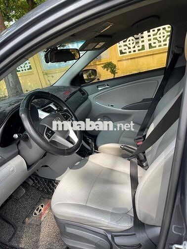 Hyundai Accent 2011 1.4 AT - 100000 km