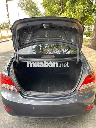 Hyundai Accent 2011 1.4 AT - 100000 km