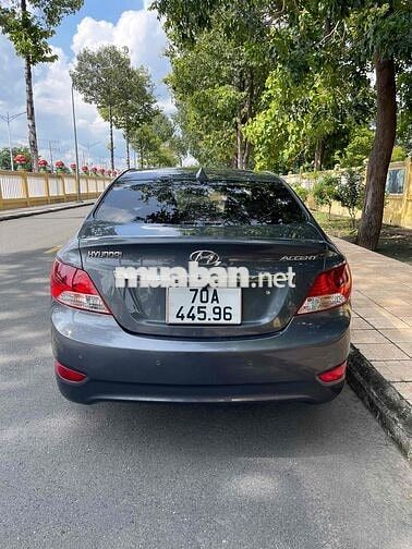 Hyundai Accent 2011 1.4 AT - 100000 km