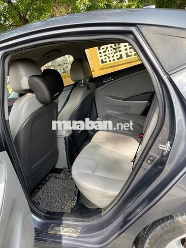 Hyundai Accent 2011 1.4 AT - 100000 km