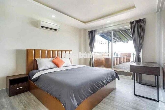 PENTHOUSE rộng CHÀ BÁ có gắn BANCONG thuận tiện đi bộ sang Bùi Viện