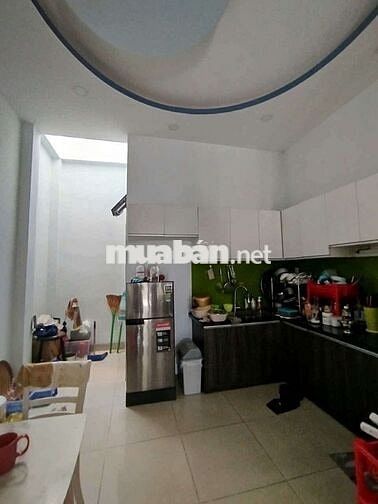 Bán Nhà 3 Tầng - Hẽm Xe Hơi - DT 55m - (4×14) - 3PN - 3WC - Hoàn Công