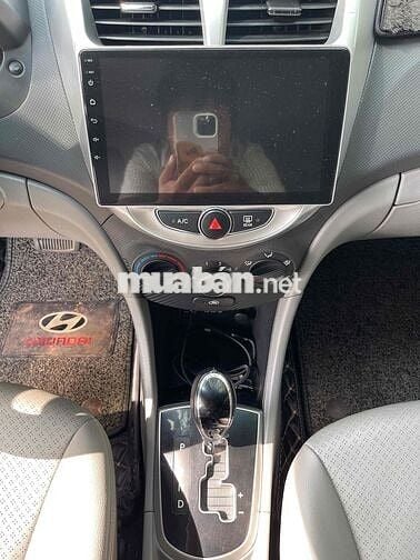 Hyundai Accent 2011 1.4 AT - 100000 km