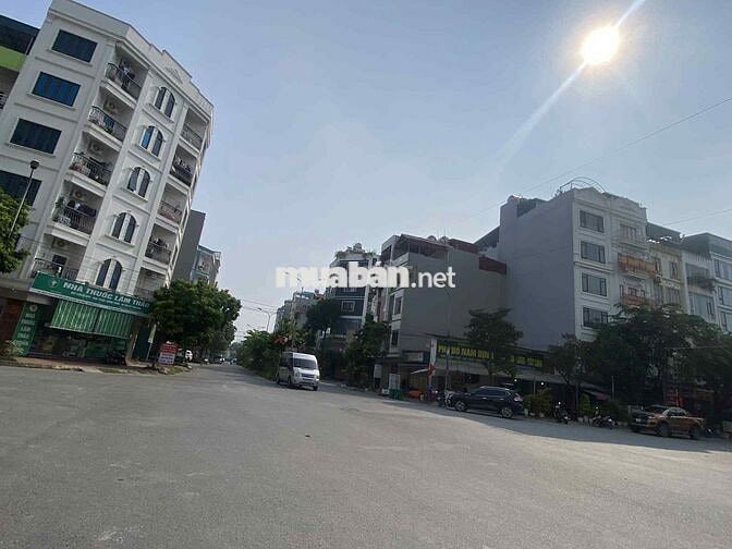 Bán nhà 6 tầng Dọc Bún 1, thang máy, mặt đường đôi Văn Khê, kinh doanh