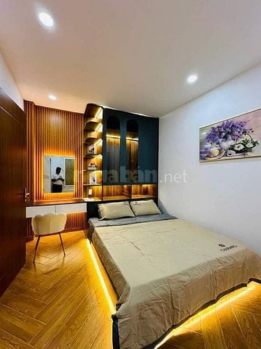 Ra nước ngoài sinh sống cần bán gấp nhà 1T2L Trần Phú Q5 gần 60m2.Shr