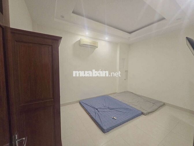 Cho thuê nguyên căn 3 tầng mặt tiền Dương Khuê