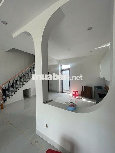 Bán nhà 1 trệt 2 lầu, Đ.Tỉnh Lộ 2, DT 80m2, giá 2,2 tỷ, sổ hồng riêng