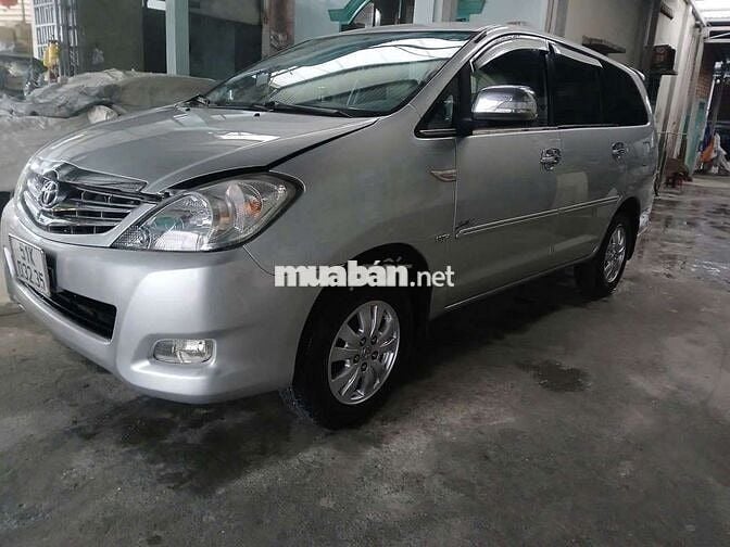 Innova 2011 số tự động xe gia đình