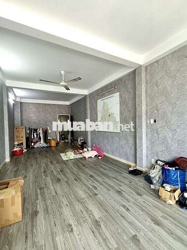Pass Phòng Gần Hufi Công Thương 40m2 Ban công - Ngay Aeon Tòa mặt tiền