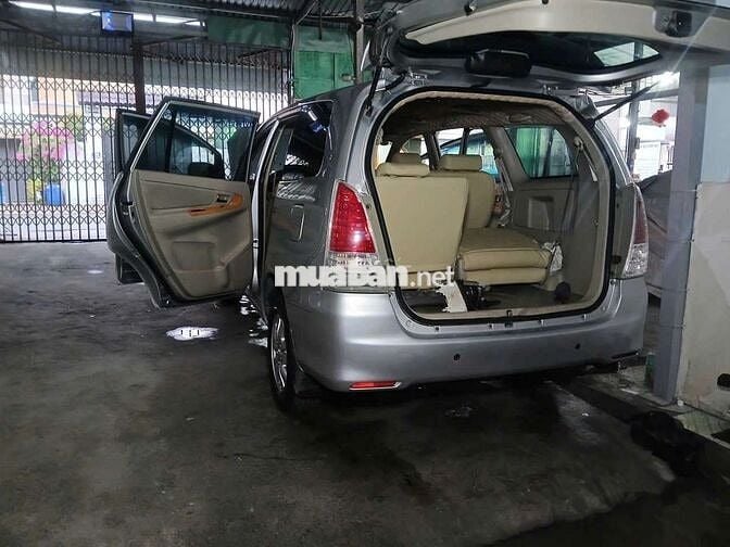 Innova 2011 số tự động xe gia đình