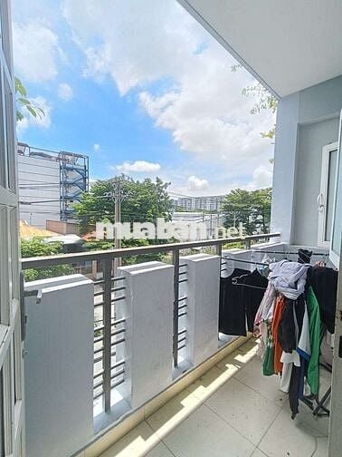 Pass Phòng Gần Hufi Công Thương 40m2 Ban công - Ngay Aeon Tòa mặt tiền