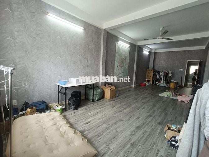 Pass Phòng Gần Hufi Công Thương 40m2 Ban công - Ngay Aeon Tòa mặt tiền