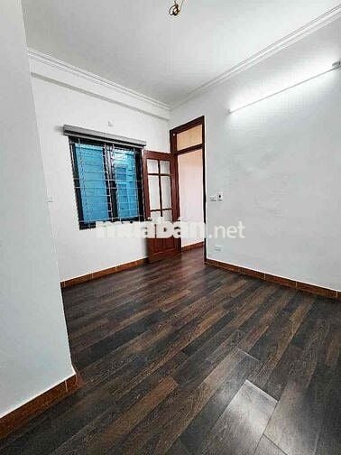 Nhà tìm chủ đầu tiên gần Dương Văn Bé 30m2x5t, Ô tô đỗ