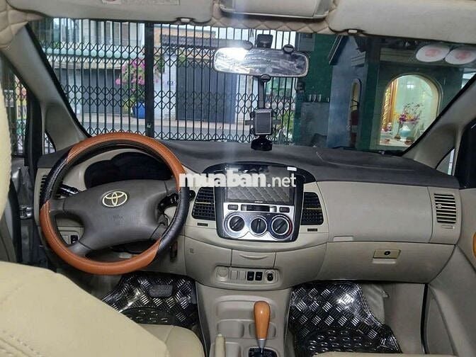 Innova 2011 số tự động xe gia đình