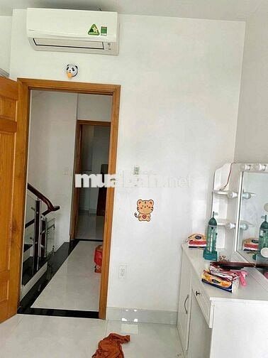 Cho Thuê Nhà Gần Vạn Phúc,/đs 6,p.HBP 3 tầng 3pn 3vs Giá 12tr TL
