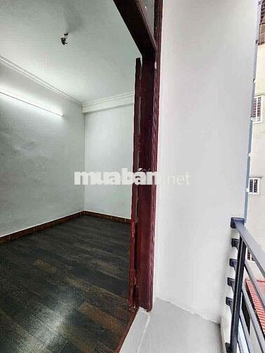 Nhà tìm chủ đầu tiên gần Dương Văn Bé 30m2x5t, Ô tô đỗ