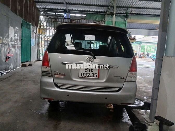 Innova 2011 số tự động xe gia đình
