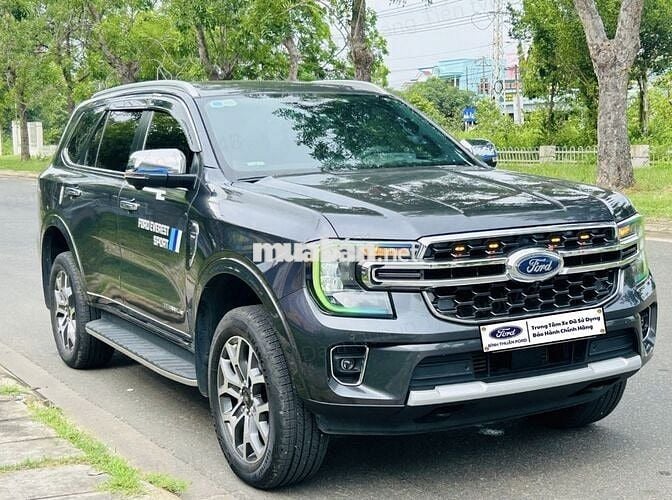 Ford Everest 2023 Titanium 2.0L 4x2 AT - 45000 km