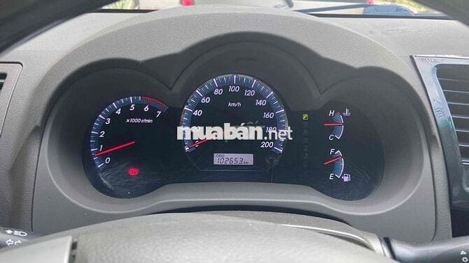 Toyota Fortuner 2012 2.7V 4x2 - 103000 km