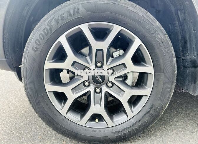 Ford Everest 2023 Titanium 2.0L 4x2 AT - 45000 km