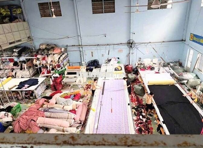 CHO  THUÊ   KHO XƯỞNG ( 750m2) PHƯỜNG PHÚ THỌ HÒA. QYẬN  TÂN  PHÚ