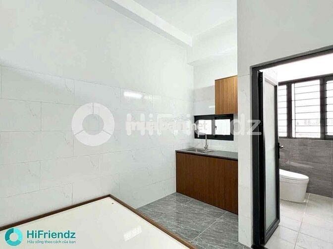 DUPLEX / STUDIO FULL NT MẶT TIỀN LÂM VĂN BỀN SÁT UFM