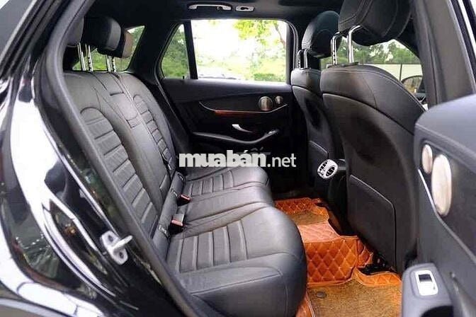 Mercedes Benz GLC Class 2022 - 32000 km