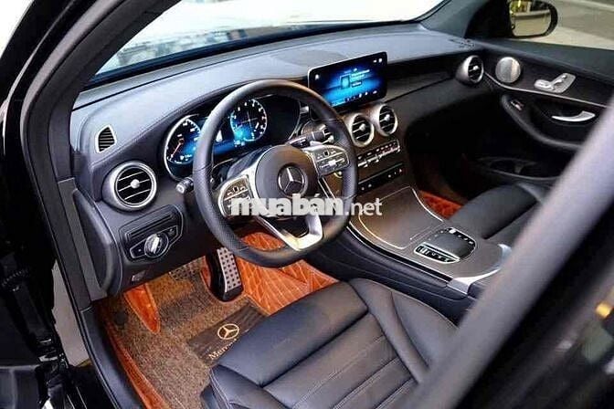 Mercedes Benz GLC Class 2022 - 32000 km