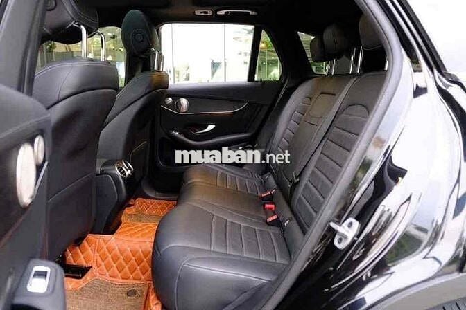 Mercedes Benz GLC Class 2022 - 32000 km