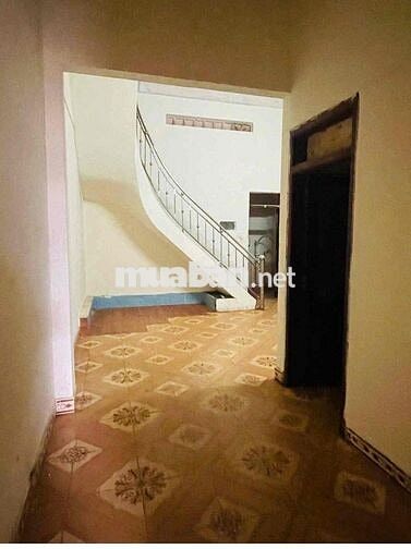 Căn nhà thuê mặt tiền kd ngay chợ Amajhao
