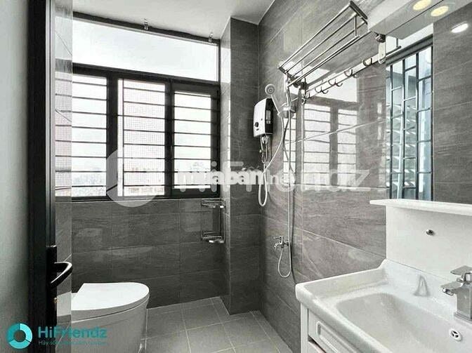 DUPLEX / STUDIO FULL NT MẶT TIỀN LÂM VĂN BỀN SÁT UFM