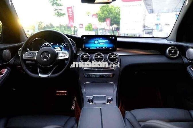 Mercedes Benz GLC Class 2022 - 32000 km