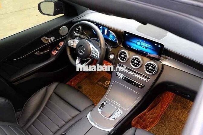 Mercedes Benz GLC Class 2022 - 32000 km