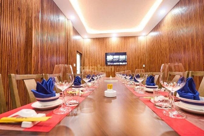 Nhà hàng Tân Túc Bình Chánh tuyển 2 thu ngân và nhiều phục vụ nam nữ