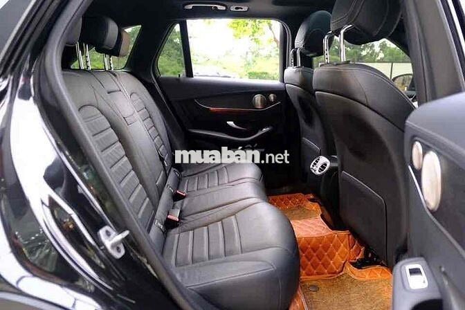 Mercedes Benz GLC Class 2022 - 32000 km