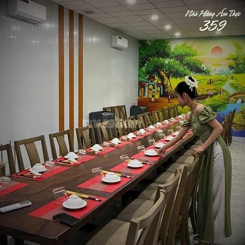 Nhà hàng Tân Túc Bình Chánh tuyển 2 thu ngân và nhiều phục vụ nam nữ