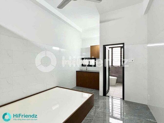 DUPLEX / STUDIO FULL NT MẶT TIỀN LÂM VĂN BỀN SÁT UFM