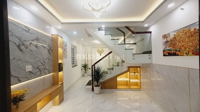 Cần tiền gấp bán nhà đường Hậu Giang, quận 6. 60m2, giá 1 tỷ 180 triệu