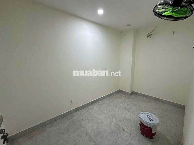 NHÀ MỚI 100% 2PN 2WC 2 MÁY LẠNH 1 HỆ TỦ BẾP GIA ĐÌNH GẦN NTTU VLU IUH