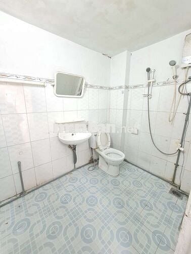 Cần bán nhà 2 tầng đường Ông Ích Khiêm vị trí cực đẹp.