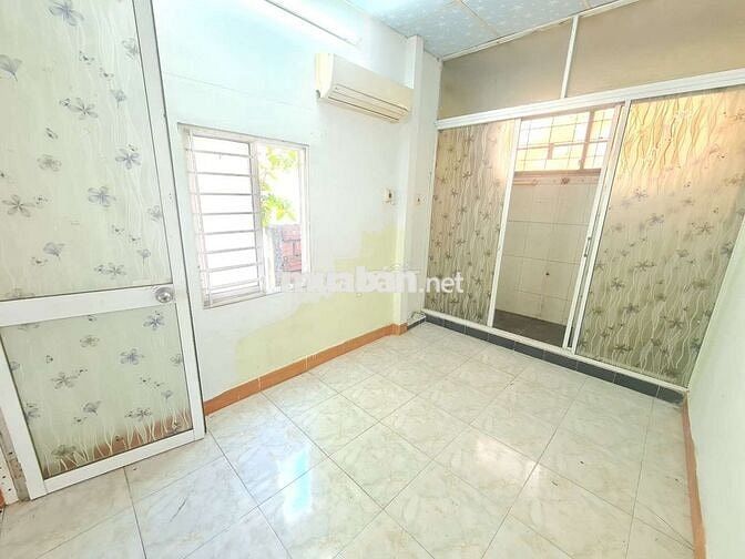Cần bán nhà 2 tầng đường Ông Ích Khiêm vị trí cực đẹp.
