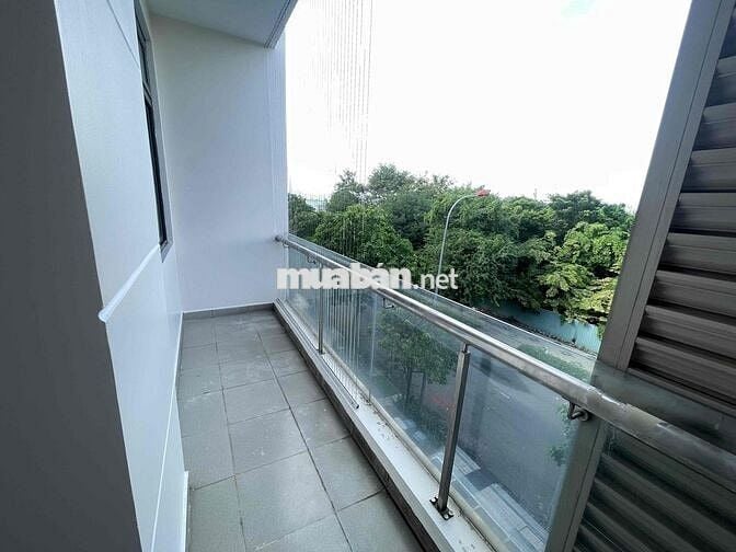 Căn hộ cho thuê trong Vạn Phúc City - nội thất, ban công, toilet riêng