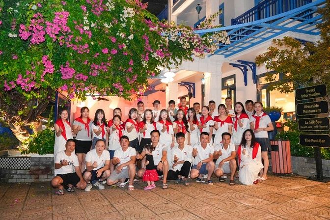 Công ty Xây dựng tuyển: Thợ Cơ khí/Thợ nhôm kính/Thợ thạch cao