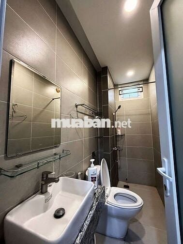 Cho thuê nhà hẻm Nguyễn Trãi , nhà mới đẹp - 3,5x12m , 4 tầng - 20Tr.