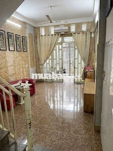DT: 4x16m ,Nhà 3 Tầng Mới Đẹp ,Đầy Đủ Nội Thất.
