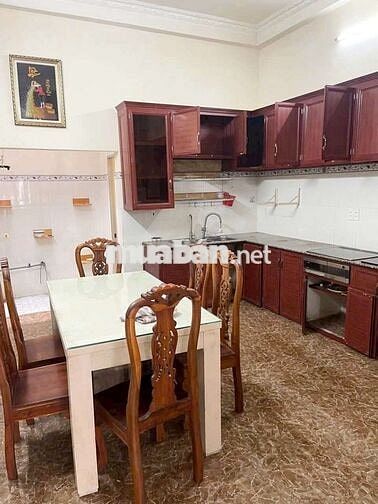 DT: 4x16m ,Nhà 3 Tầng Mới Đẹp ,Đầy Đủ Nội Thất.