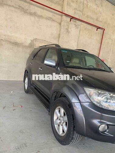 Toyota Fortuner 2010 2.7V 4x4 AT - 357000 km